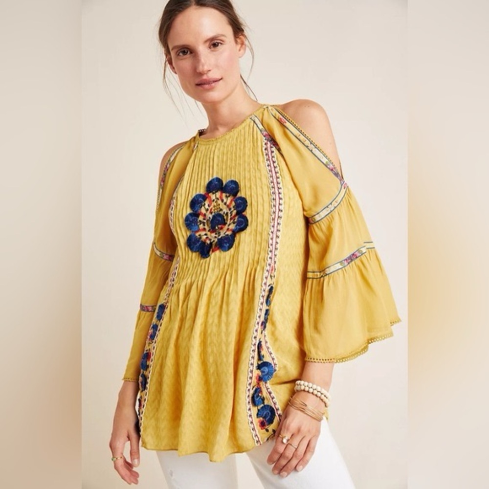 EUC Anthropologie Bhanuniew By Jyoti Off-The-Shoulder Tunic size Large